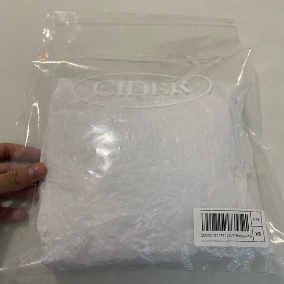 SOLD Cider crop top - Picture 7 of 8